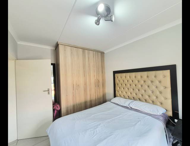 3 BEDROOM APARTMENT FOR SALE IN MODDERFONTEIN